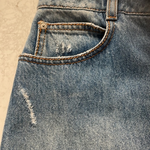 Ermanno Scervino distressed six 40 Jean Skirt with embroidered flowers - Picture 6 of 13